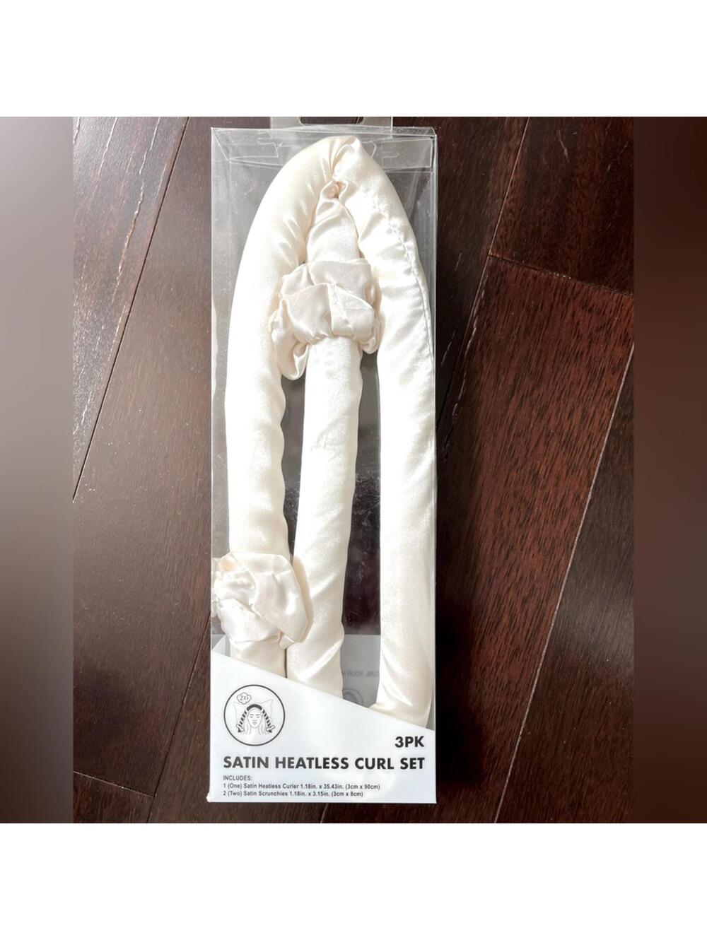 Satin heatless curl set